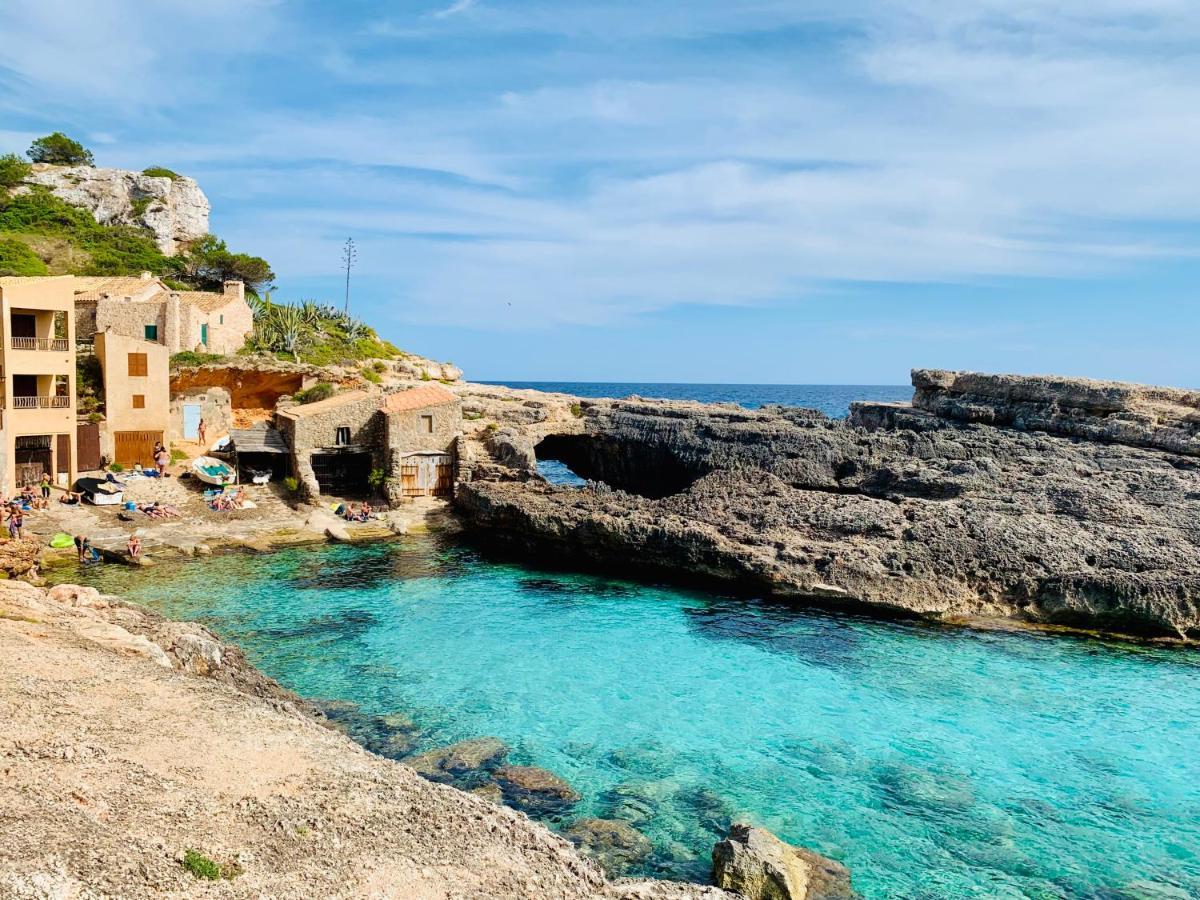 Hostal Cala Llombards Exterior foto